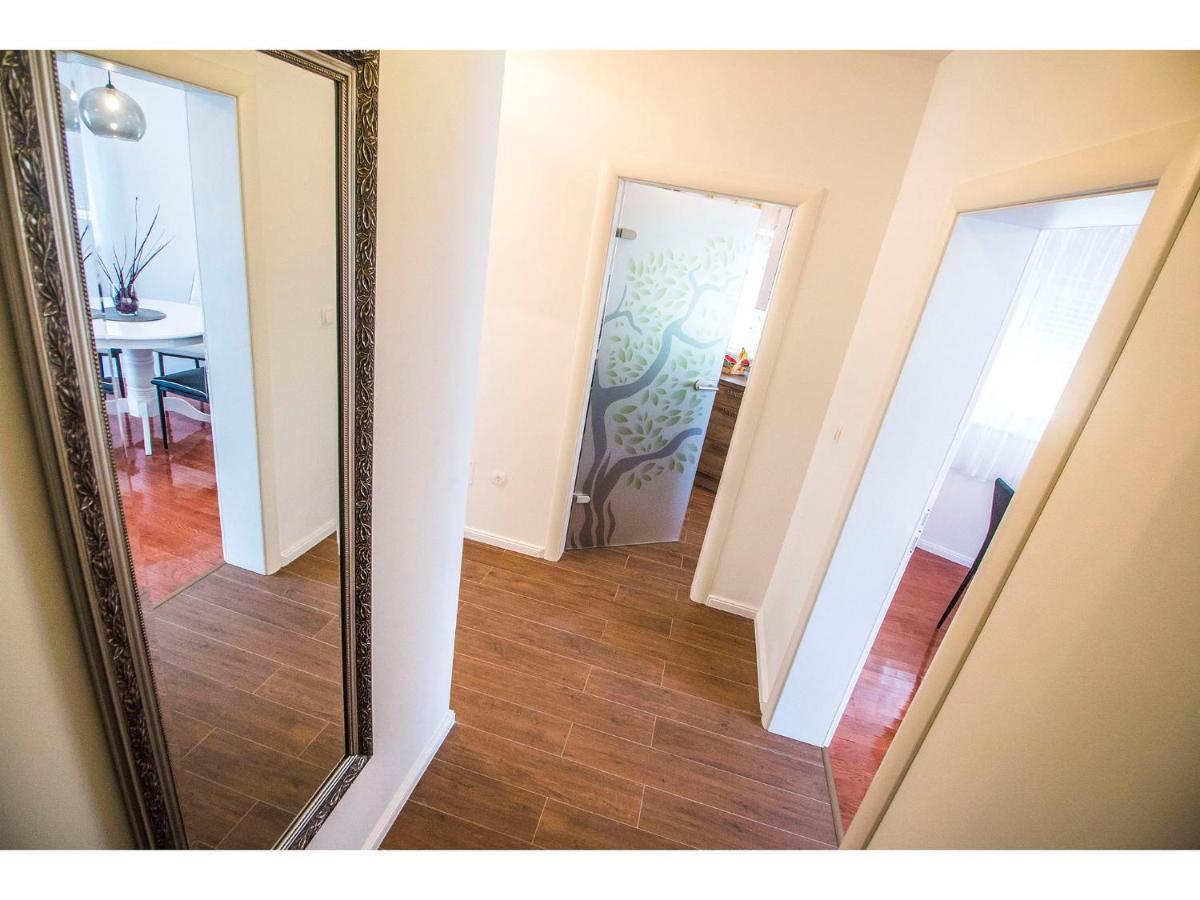 Olive Tree Apartment Podstrana Ngoại thất bức ảnh